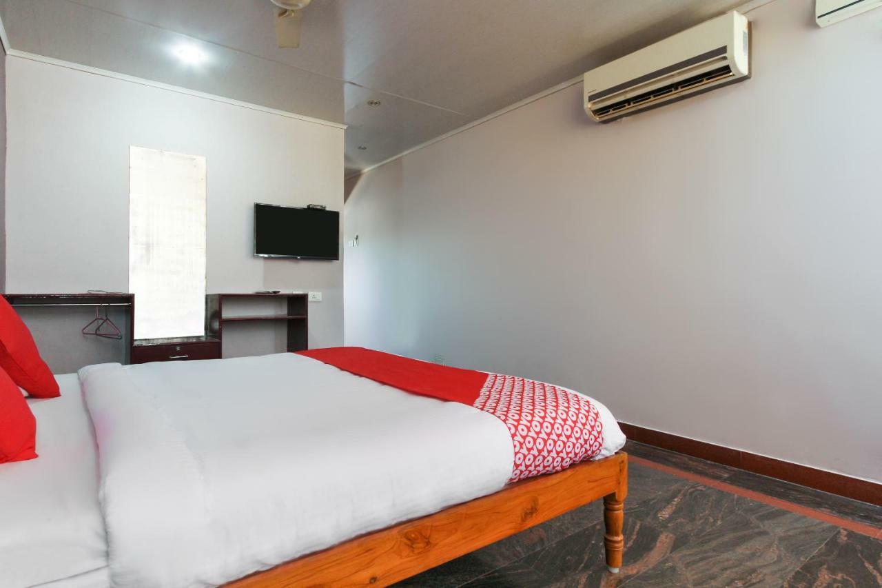 Oyo 45475 Annai Lodge Thanjavur Exterior photo